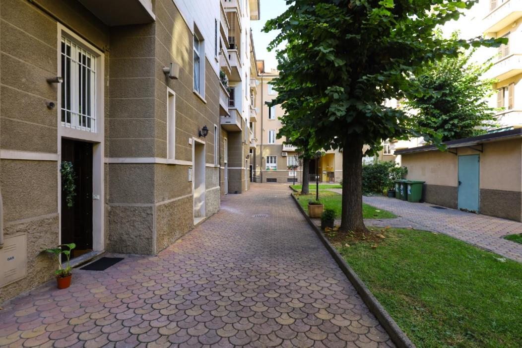 Paki Home Nel Cuore Dei Navigli Di Milano Zewnętrze zdjęcie